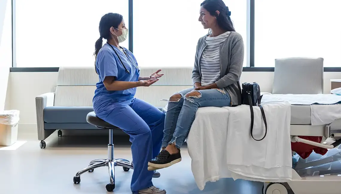 Triaje en urgencias. Médico paciente