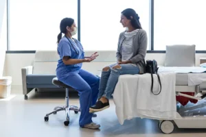 Triaje en urgencias. Médico paciente