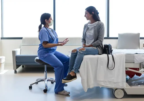 Triaje en urgencias. Médico paciente