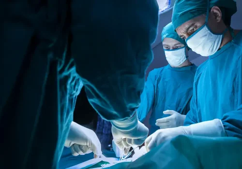 Operación de transplante de órganos.