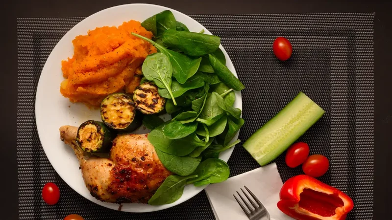 Pollo puré de calabaza y espinacas